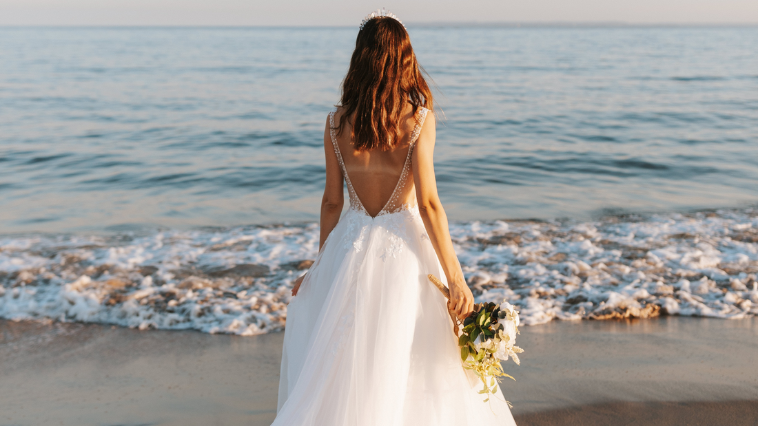 Elopement Dress Trends for Brides in 2025